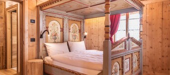 Appartement "Majon Baticher" avec vue sur les montagnes, balcon et Wi-Fi