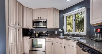 Cozy Courtside Villa |Omni Amelia Island Plantation | Pool | Walkable | Beach Gear |Dog Friendly