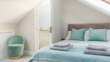 3 slaapkamers, een strijkplank/strijkijzer, reisbedje, gratis wifi