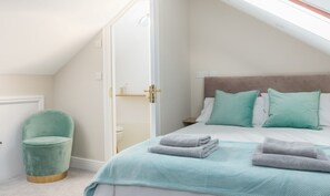 3 bedrooms, iron/ironing board, travel cot, free WiFi