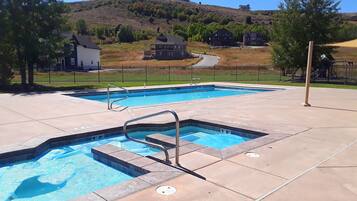Utomhuspool
