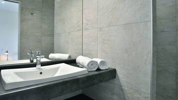 Een douche, een haardroger