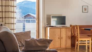 Télévision, baby-foot