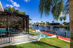 Property grounds - Summer Breeze - Gulf Access Location - Pool & Hot (Cape Coral)