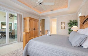3 habitaciones, escritorio, tabla de planchar con plancha y wifi gratis 