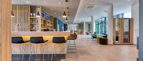 Bar (trong khuôn viên)