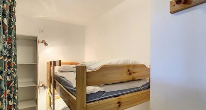 Modern 2-Bedroom Apartment + Cabin, Close to Combloux Center