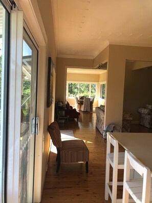 Interior - Spacious Country Cottage located close to Berry  & Gerringong (Broughton Village)