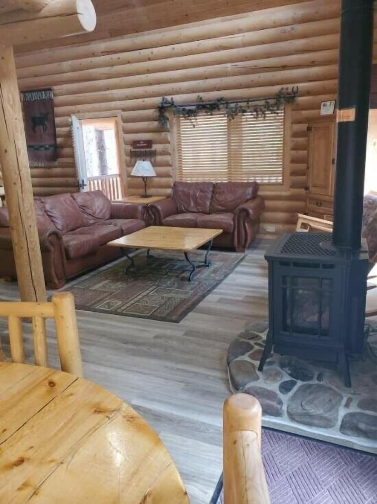 TV, peis, fotballspill og bordtennis