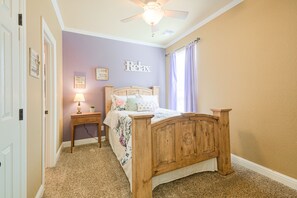 5 bedrooms, iron/ironing board, free WiFi, bed sheets
