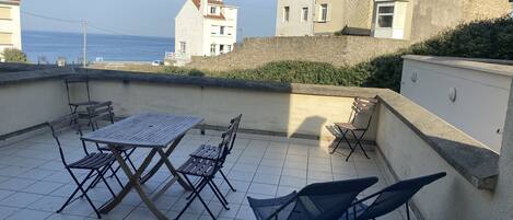 屋外ダイニングエリア