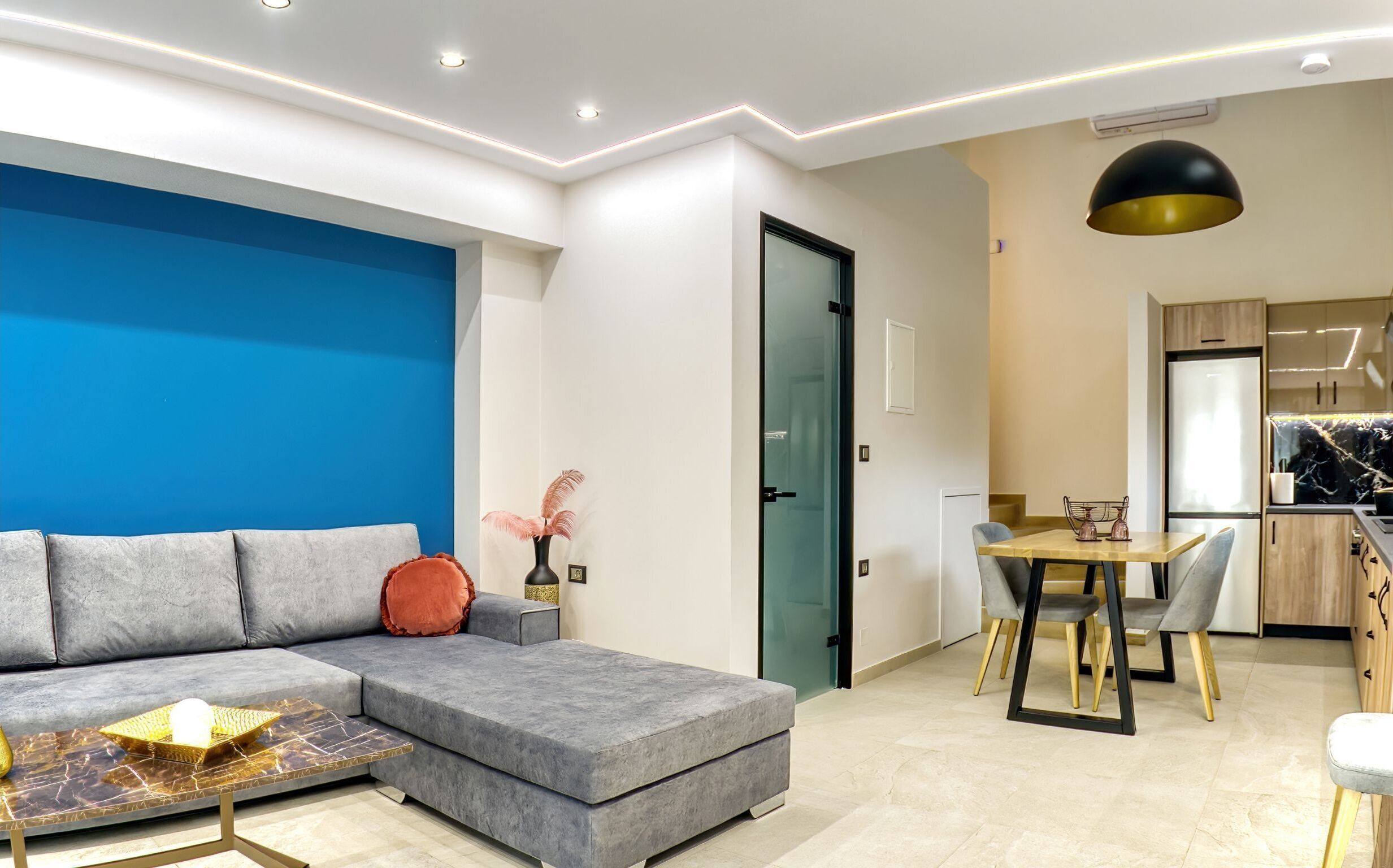 Suite (Split Level) | Zona de estar | Smart TV de 32 pulgadas con canales por cable, una televisión