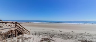 Quaint Oceanfront Pet Friendly House with Screen Porch, Deck & Direct Beach Access
