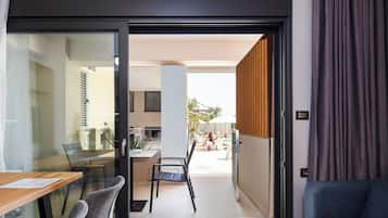 Suite Superior, pemandangan kolam renang | Balkon