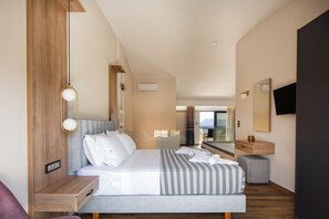 Two Bedroom Suite Split Level, Sea View | Sengetøy av topp kvalitet, safe på rommet og skrivebord for bærbar PC
