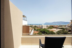 Two Bedroom Suite Split Level, Sea View | Balcony view