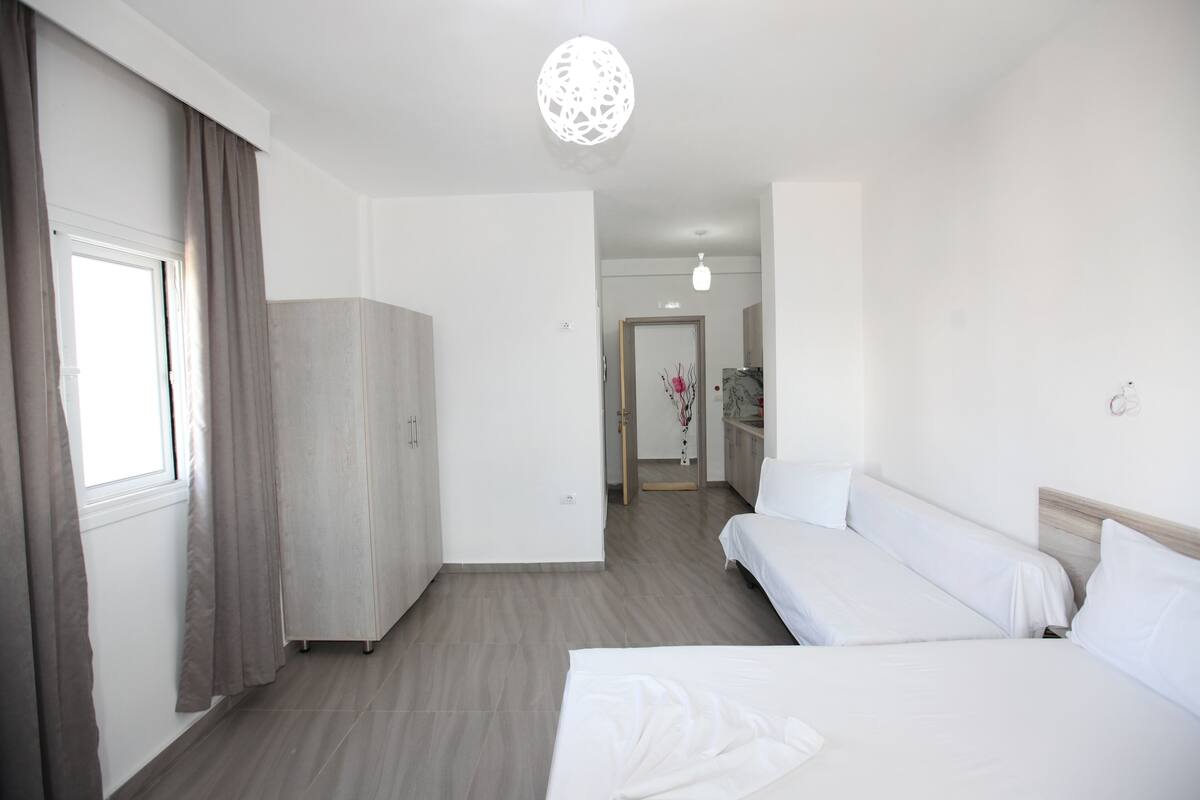 Triple Room, Balcony | Desk, WiFi (free)