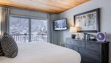 Condo, 2 Bedrooms | 2 bedrooms, laptop workspace, iron/ironing board, free WiFi