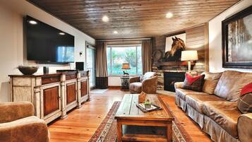 Condo, 2 Bedrooms | Living area | TV