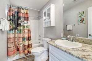 Casa, 2 habitaciones | Baño | Toallas 