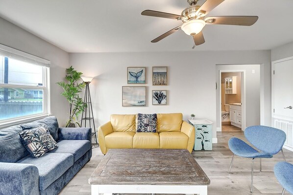 Casa, 2 habitaciones | Área de sala de estar | Servicios de streaming 