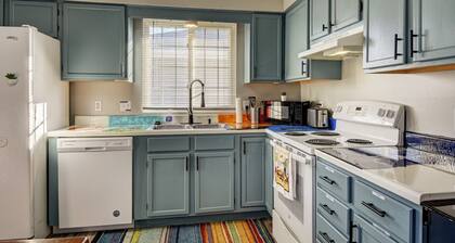 ♔ Cozy Apt A Stone's Throw away from Downtown ♔