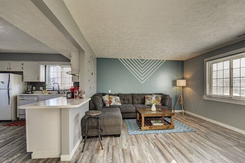 Updated 2 Bedroom Apartment A Stone's Throw From Downtown Omaha