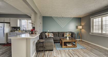 Updated 2 Bedroom Apartment A Stone's Throw From Downtown Omaha