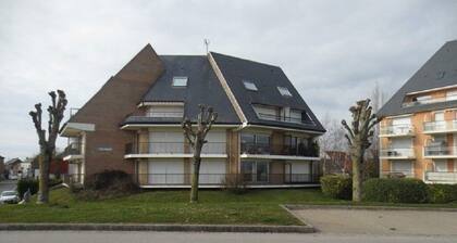 Residence facing the port