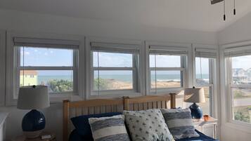 3 habitaciones, escritorio, tabla de planchar con plancha y wifi gratis