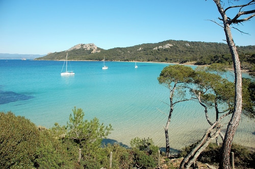 Villa mer infinie – Bassin de nage chauffé 30 °C toute l’année–Soleil & quiétude