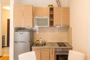 Private kitchenette - Burcak Apartment (Budva)