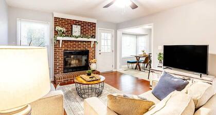 Cozy 3BR Cottage w/ Fenced Yard l Dogs Welcome