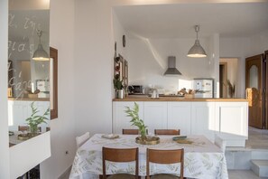 Deluxe Villa | Private kitchen