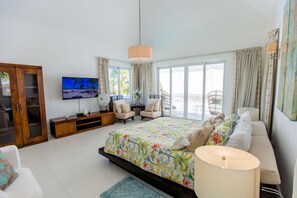 4 chambres, coffres-forts dans les chambres, bureau