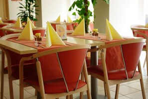 Dining - Hostel UNI (Maribor)