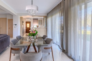 Villa de lujo | Servicio de comidas en la habitación