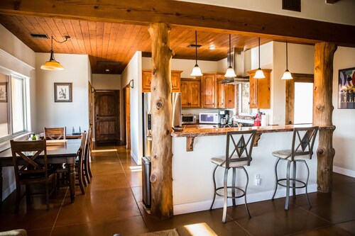 Secluded luxury home on 36 acres