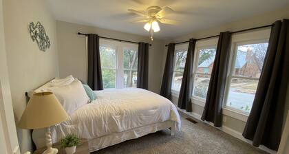 Relax at the Lonestar Lodge! Close to all the fun in DFW!