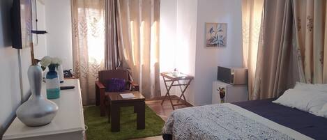 2 bedrooms, desk, iron/ironing board, free WiFi