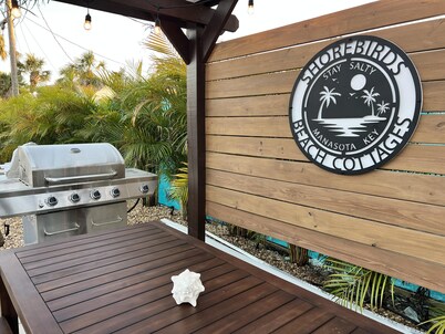 Oystercatcher Cozy Cottage on the Key, Bikes, Kayaks and More!