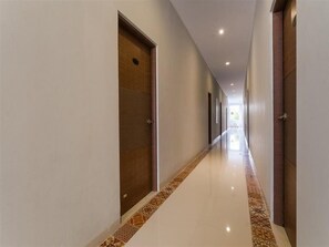 Interior - OYO 90023 Damar Kusumo Guest House (Depok)