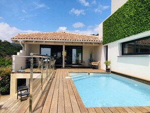 Outdoor pool, a heated pool