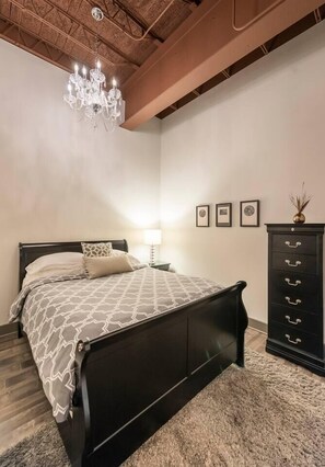 1 غرفة نوم ومكتب ومكواة/لوح كي وواي فاي مجانًا