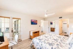 2 bedrooms, desk, iron/ironing board, travel cot - Park Shore Resort-Deluxe Condo 1st FloorBLDGE #134 (Park Shore Resort)