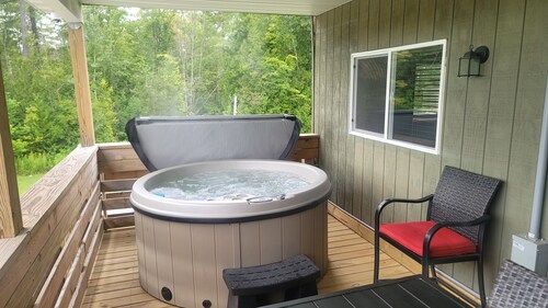 Privat Hot Tub! Sleeps 6 *Traverse City *Sleeping Bear Dunes