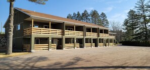 Exterior - Privat Hot Tub! Sleeps 6 *Traverse City *Sleeping Bear Dunes (Interlochen)