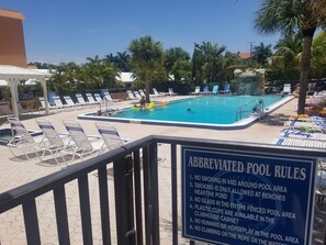 Piscine extérieure, piscine chauffée