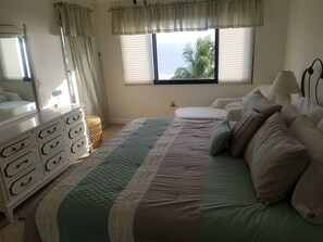 2 chambres, bureau, fer et planche à repasser, accès au Wi-Fi (inclus)