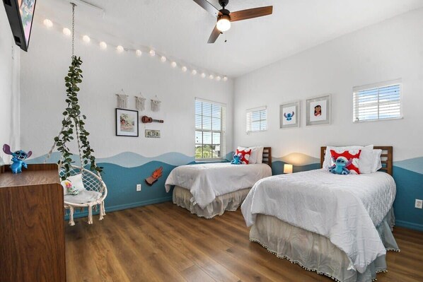 3 bedrooms, desk, iron/ironing board, travel crib